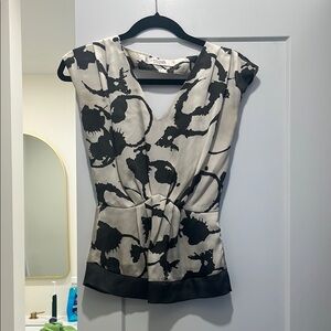 Sound & Matter Blouse XS Ivory Charcoal V-Neck Sleeveless Peplum Zip Open Back